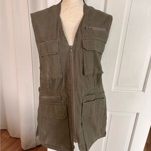 L.L. Bean Vintage Women's Olive Green Mesh-Lined Fishing Vest
